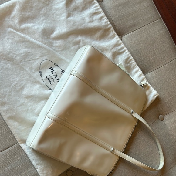 Prada
Vintage Re-Edition 1995 Handbag in White - Picture 8 of 8